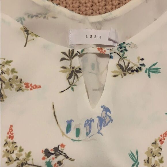 Lush floral camisole - Picture 3 of 4